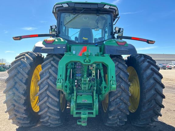 2022 John Deere 8R 370 Tractor