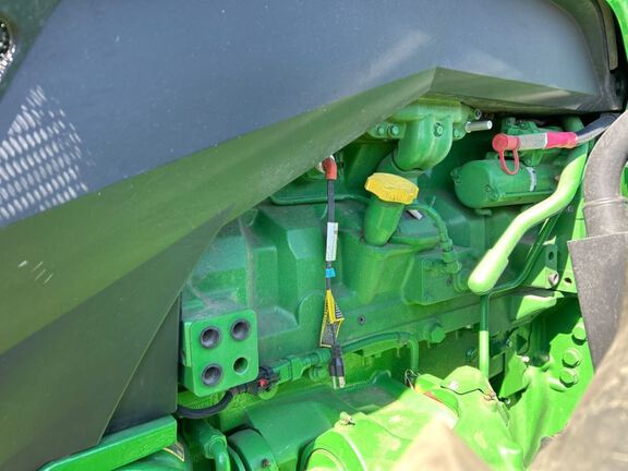 2022 John Deere 8R 370 Tractor