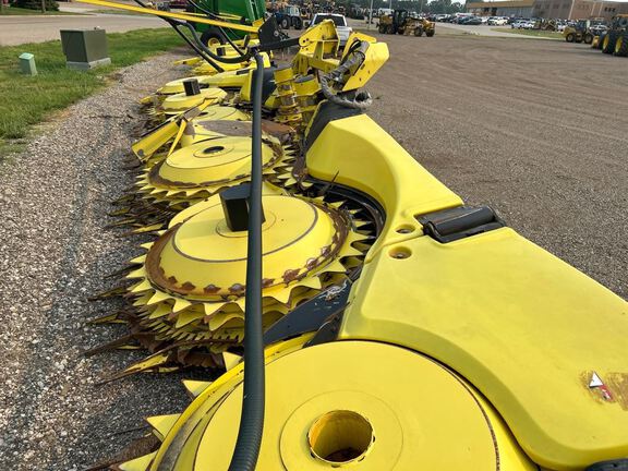 2020 John Deere 772 Header Forage