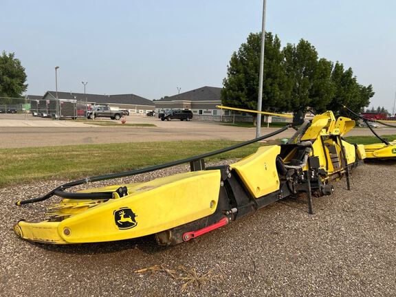 2020 John Deere 772 Header Forage