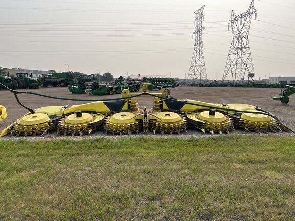 2020 John Deere 772 Header Forage