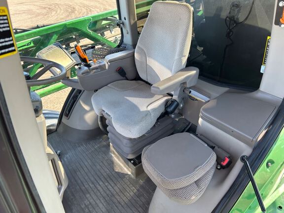 2016 John Deere R4045 Sprayer/High Clearance