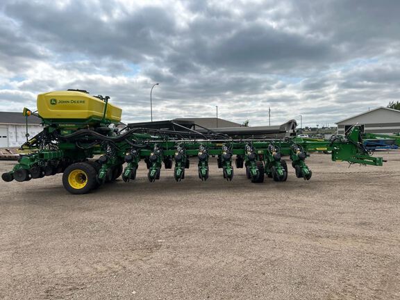 2022 John Deere DB60 Planter