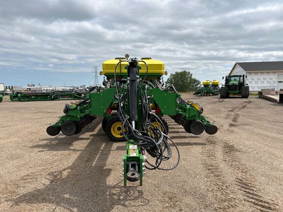 2022 John Deere DB60 Planter