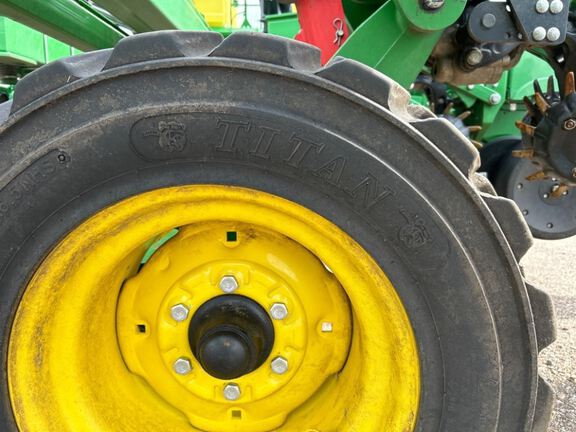 2022 John Deere DB60 Planter