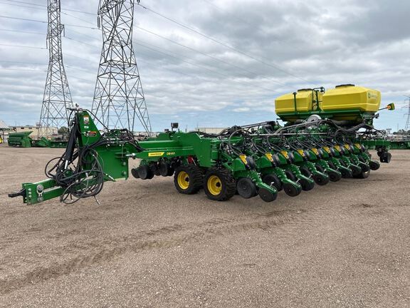 2022 John Deere DB60 Planter