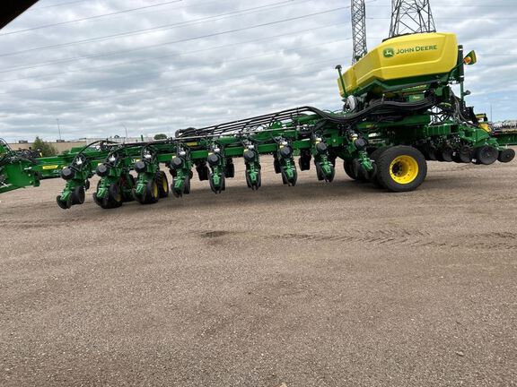 2022 John Deere DB60 Planter