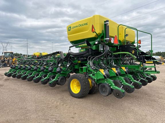 2022 John Deere DB60 Planter