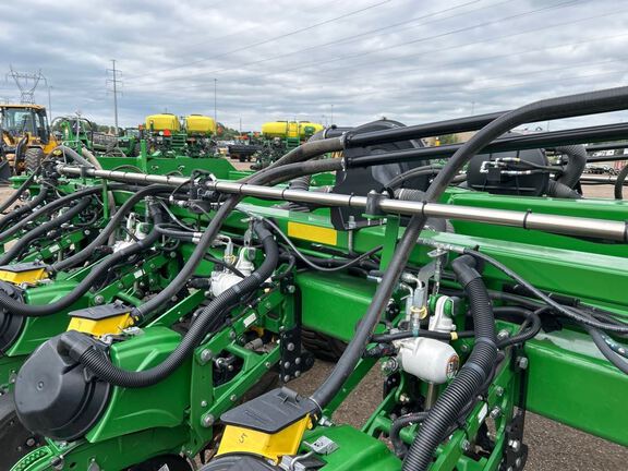 2022 John Deere DB60 Planter