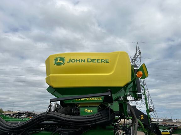 2022 John Deere DB60 Planter