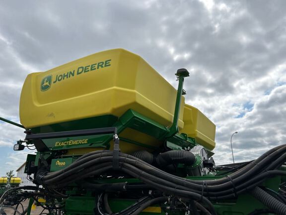 2022 John Deere DB60 Planter