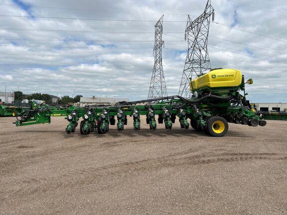 2022 John Deere DB60 Planter