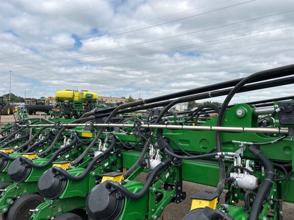 2022 John Deere DB60 Planter