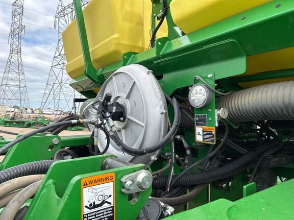 2022 John Deere DB60 Planter