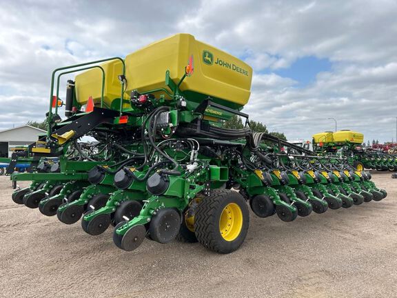 2022 John Deere DB60 Planter