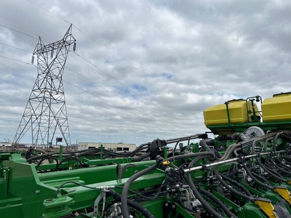 2022 John Deere DB60 Planter