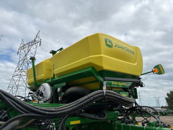 2022 John Deere DB60 Planter