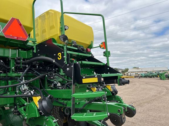 2022 John Deere DB60 Planter