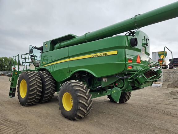 2022 John Deere S780 Combine