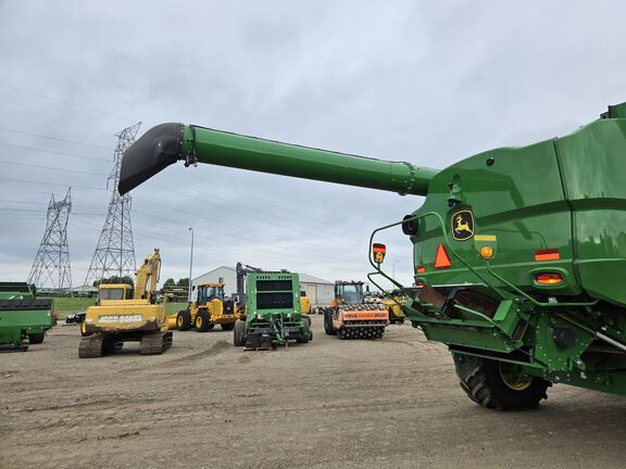 2022 John Deere S780 Combine