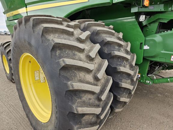 2022 John Deere S780 Combine