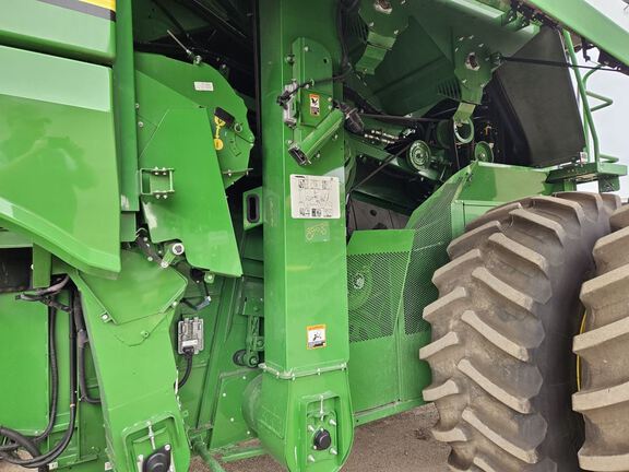 2022 John Deere S780 Combine