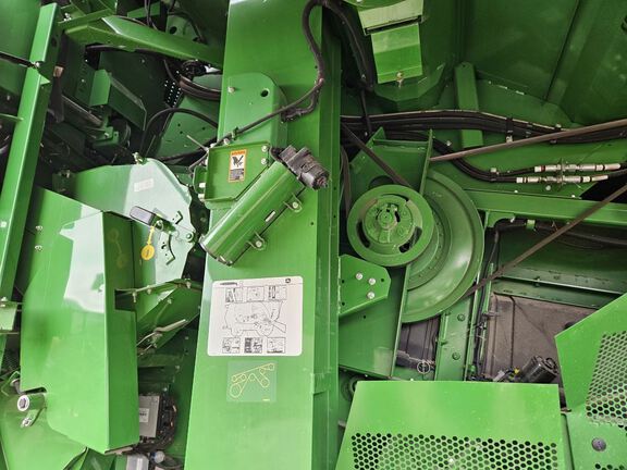 2022 John Deere S780 Combine