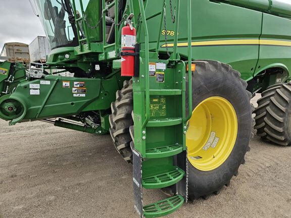 2022 John Deere S780 Combine