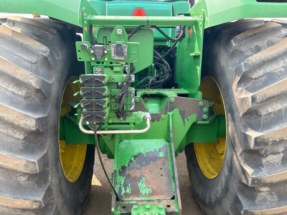 2011 John Deere 9530 Tractor 4WD