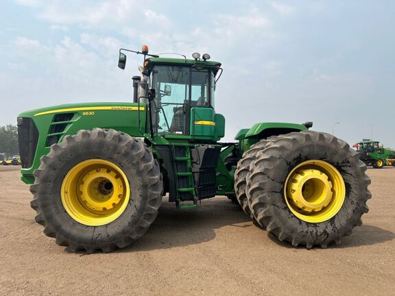 2011 John Deere 9530 Tractor 4WD