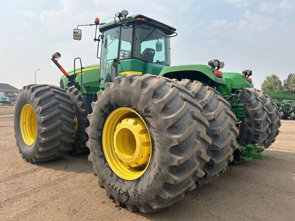 2011 John Deere 9530 Tractor 4WD