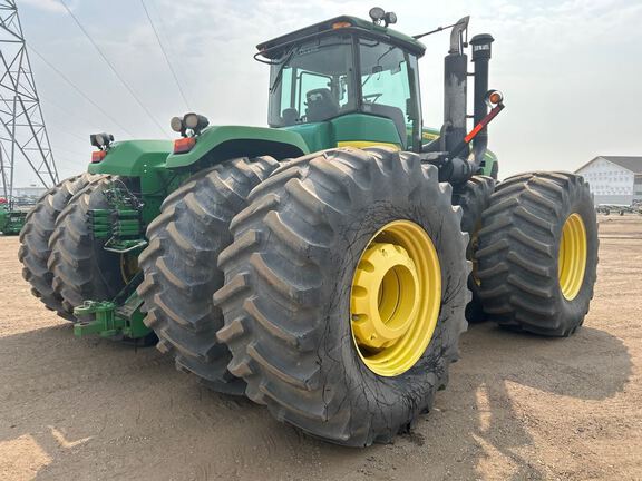 2011 John Deere 9530 Tractor 4WD