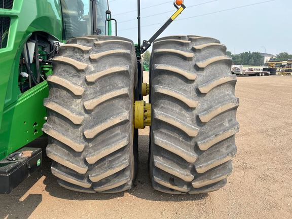 2011 John Deere 9530 Tractor 4WD