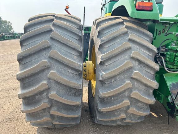 2011 John Deere 9530 Tractor 4WD