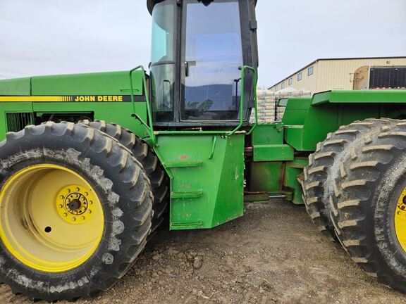 1990 John Deere 8760 Tractor