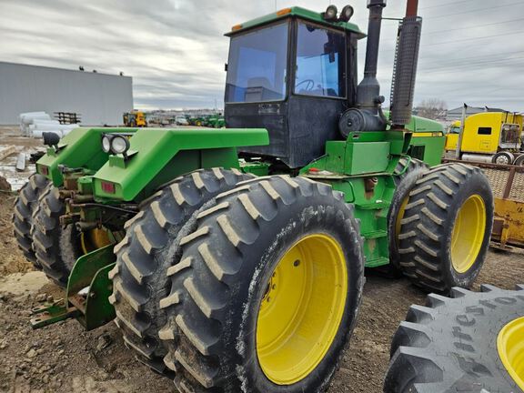 1990 John Deere 8760 Tractor