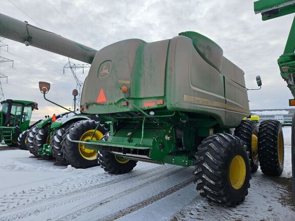 2011 John Deere 9770 STS Combine