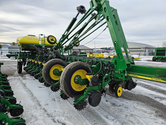 2014 John Deere 1770NT Planter