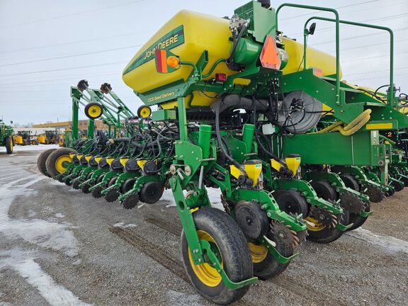 2014 John Deere 1770NT Planter