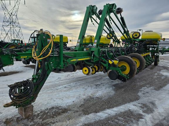 2014 John Deere 1770NT Planter