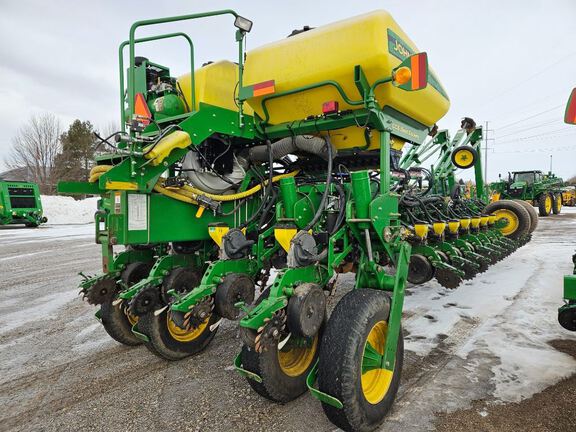 2014 John Deere 1770NT Planter