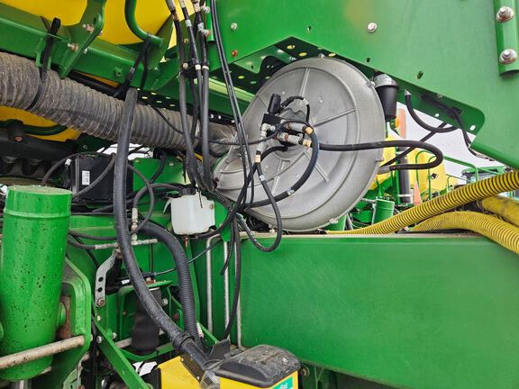 2014 John Deere 1770NT Planter