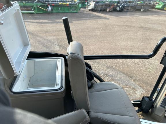 2021 John Deere 8R 340 Tractor