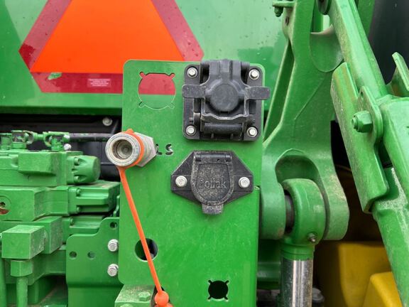 2021 John Deere 8R 370 Tractor