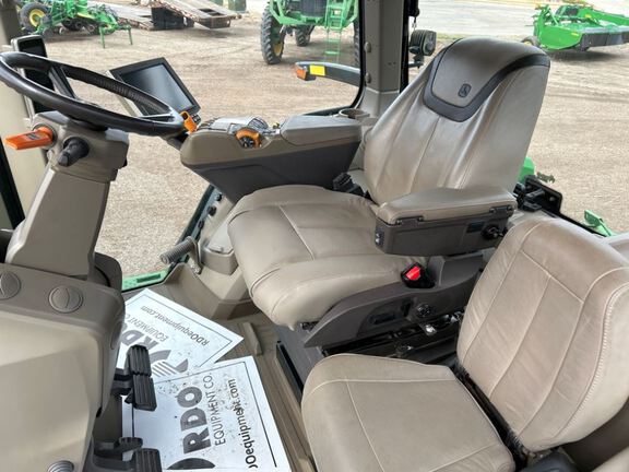 2021 John Deere 8R 370 Tractor