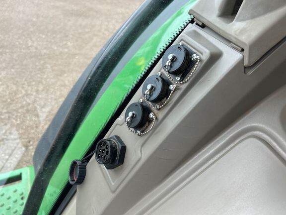 2021 John Deere 8R 370 Tractor