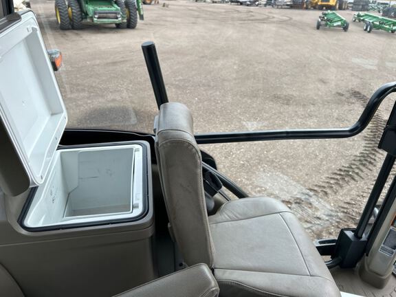 2021 John Deere 8R 370 Tractor