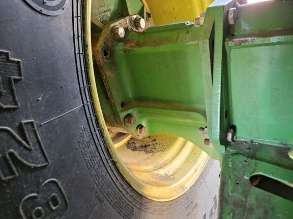 2014 John Deere S690 Combine