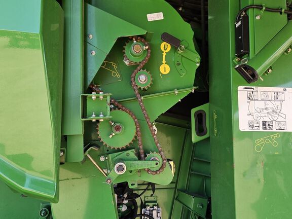 2014 John Deere S690 Combine