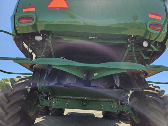 2014 John Deere S690 Combine